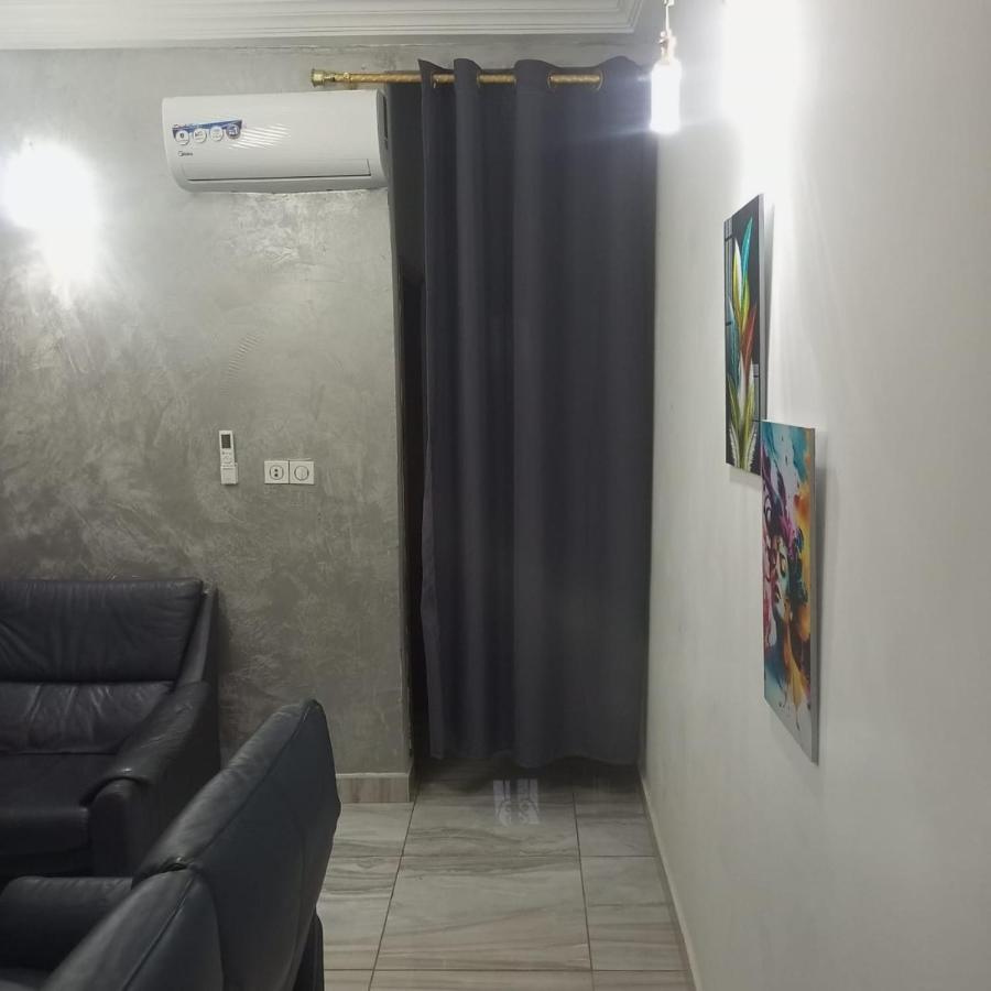 Residence 2K Studio Meuble-Chapelle Symbock-Gardien-Wifi-Location Vehicule Yaoundé Eksteriør billede