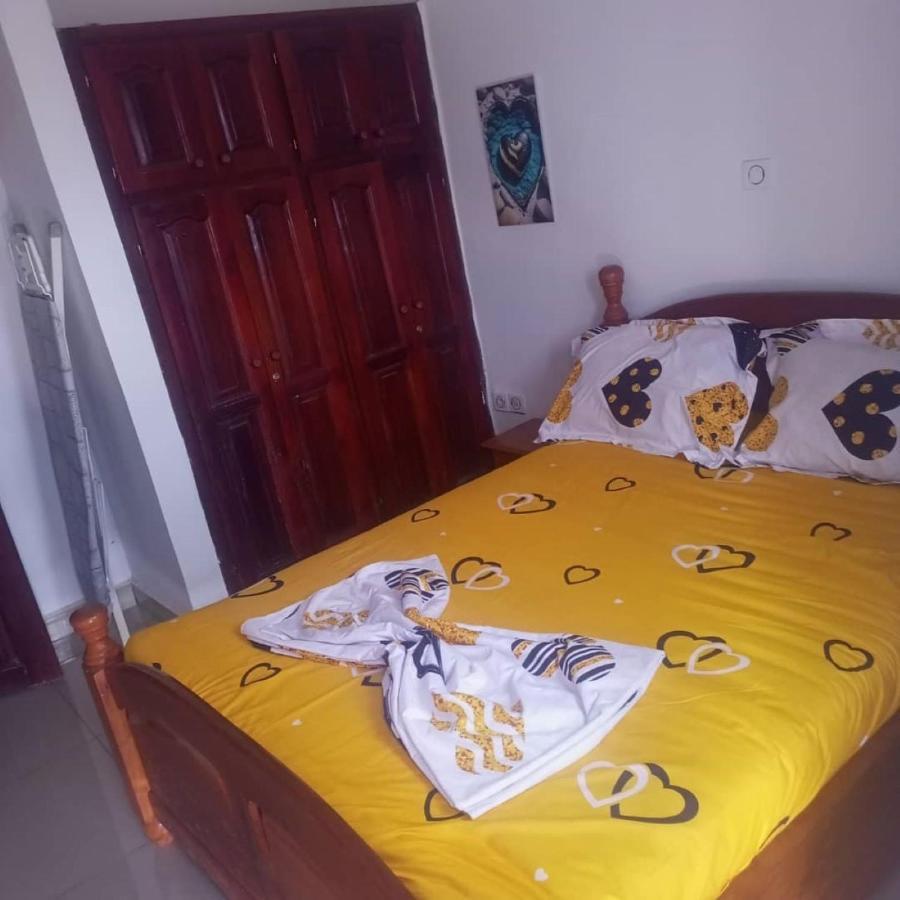 Residence 2K Studio Meuble-Chapelle Symbock-Gardien-Wifi-Location Vehicule Yaoundé Eksteriør billede