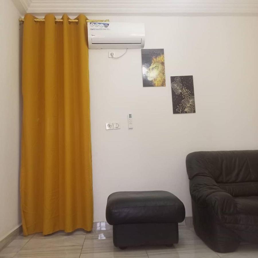 Residence 2K Studio Meuble-Chapelle Symbock-Gardien-Wifi-Location Vehicule Yaoundé Eksteriør billede