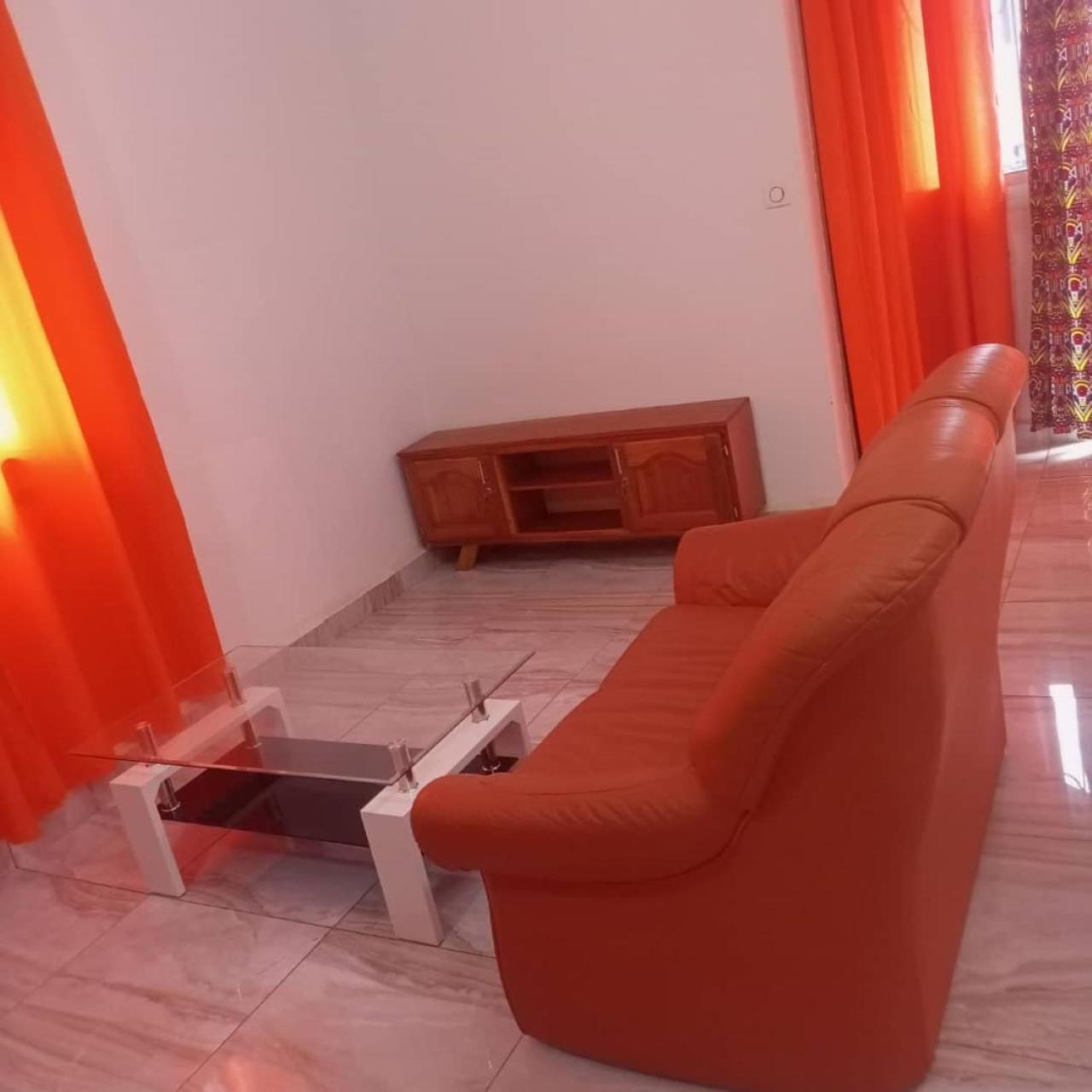 Residence 2K Studio Meuble-Chapelle Symbock-Gardien-Wifi-Location Vehicule Yaoundé Eksteriør billede