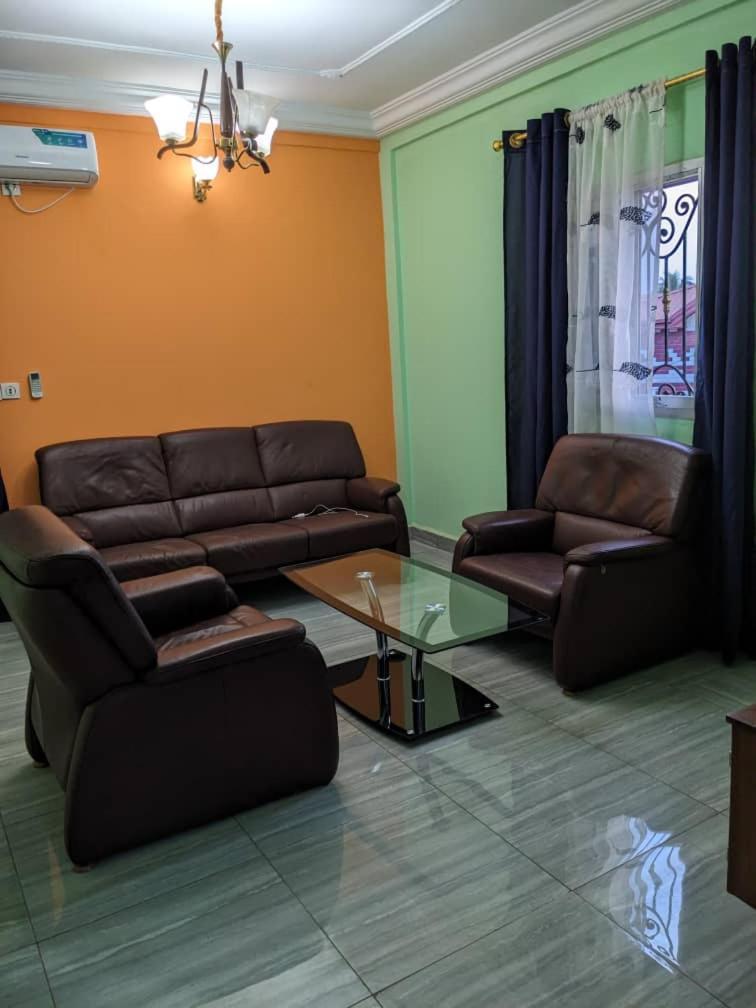 Residence 2K Studio Meuble-Chapelle Symbock-Gardien-Wifi-Location Vehicule Yaoundé Eksteriør billede